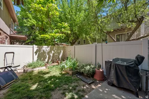 Exterior - 1859 E 4650 S, Holladay, UT 84117 photo 3 of 4