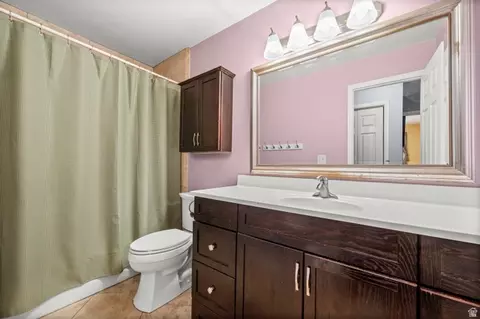 Bath - 1859 E 4650 S, Holladay, UT 84117 photo 3 of 4