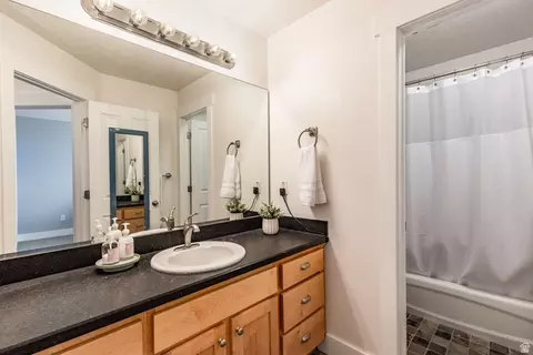 Bath - 1929 E Rocklin Dr S, Sandy, UT 84092 photo 3 of 4