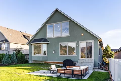 Exterior - 1929 E Rocklin Dr S, Sandy, UT 84092 photo 2 of 6