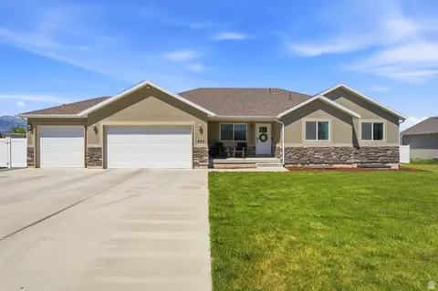 664 S Saddle Rd, Grantsville, UT 84029