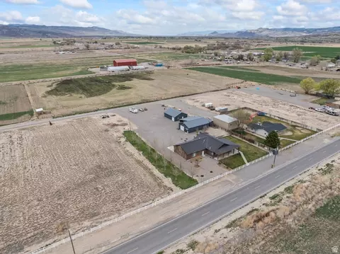 1165 E Austin Dr, Elsinore, UT 84724