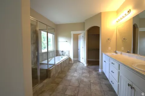 Bath - 731 S 45 E, Vineyard, UT 84059 photo 1 of 5