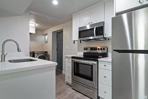 Kitchen - 1797 E Ski View Dr, Sandy, UT 84092 photo 5 of 6