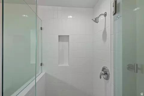 Bath - 1797 E Ski View Dr, Sandy, UT 84092 photo 3 of 7