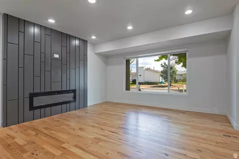 Living - 1797 E Ski View Dr, Sandy, UT 84092 photo 2 of 4