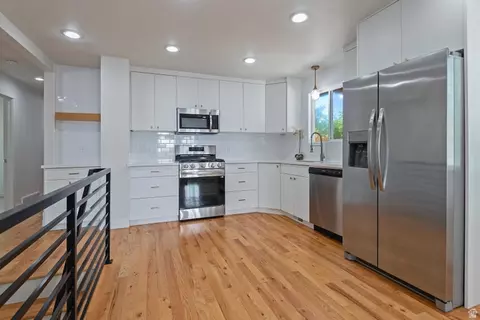 Kitchen - 1797 E Ski View Dr, Sandy, UT 84092 photo 3 of 6