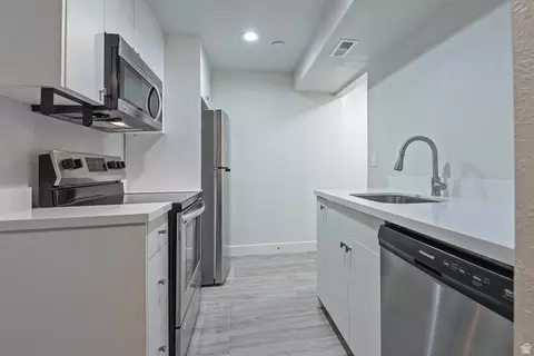 Kitchen - 1797 E Ski View Dr, Sandy, UT 84092 photo 6 of 6
