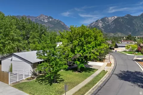 View/Area - 1797 E Ski View Dr, Sandy, UT 84092 photo 1 of 3