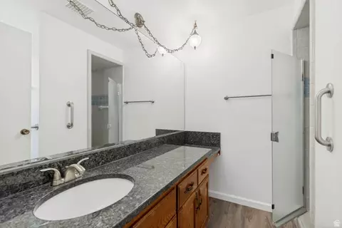 Bath - 1602 Nicklaus Cir, Sandy, UT 84092 photo 2 of 4