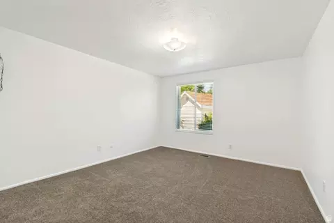 Bedroom - 1602 Nicklaus Cir, Sandy, UT 84092 photo 4 of 10