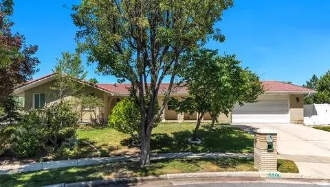 1602 E Nicklaus Cir, Sandy, UT 84092