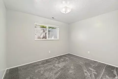 Bedroom - 1602 Nicklaus Cir, Sandy, UT 84092 photo 9 of 10