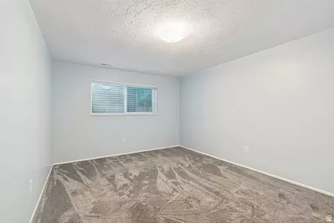 Bedroom - 1602 Nicklaus Cir, Sandy, UT 84092 photo 7 of 10