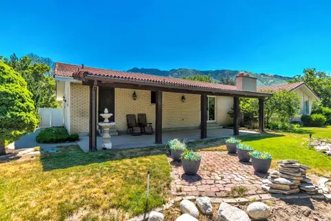 Exterior - 1602 Nicklaus Cir, Sandy, UT 84092 photo 5 of 11