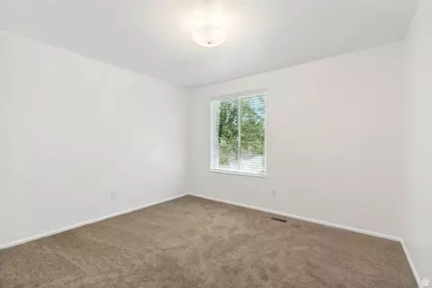 Bedroom - 1602 Nicklaus Cir, Sandy, UT 84092 photo 1 of 10