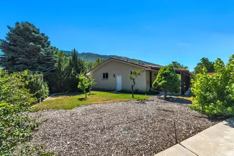 Exterior - 1602 Nicklaus Cir, Sandy, UT 84092 photo 10 of 11