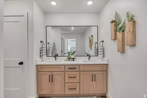 Bath - 628 E Garden Grove Way #340, Eagle Mountain, UT 84005 photo 1 of 3