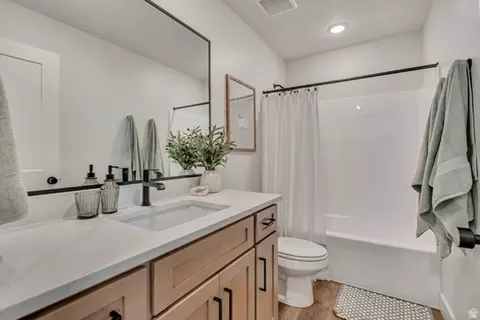 Bath - 628 E Garden Grove Way #340, Eagle Mountain, UT 84005 photo 3 of 3