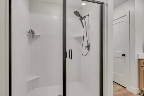 Bath - 628 E Garden Grove Way #340, Eagle Mountain, UT 84005 photo 2 of 3