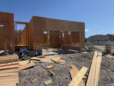 Exterior - 628 E Garden Grove Way #340, Eagle Mountain, UT 84005 photo 6 of 7