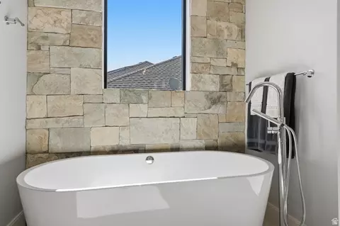 Bath - 13209 N Alexis Dr, Hideout, UT 84036 photo 2 of 7