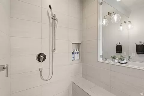 Bath - 13209 N Alexis Dr, Hideout, UT 84036 photo 3 of 7