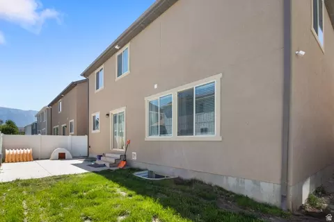 Exterior - 467 E Rue De Paris, Vineyard, UT 84059 photo 3 of 4