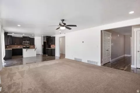 Living - 467 E Rue De Paris, Vineyard, UT 84059 photo 2 of 3