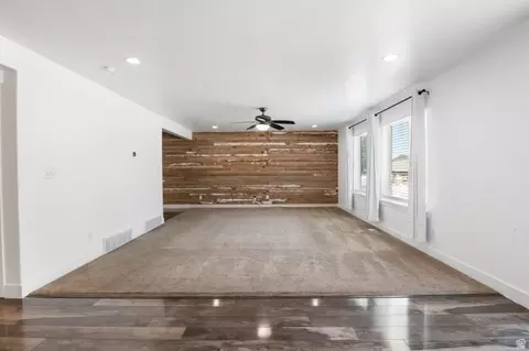 Living - 467 E Rue De Paris, Vineyard, UT 84059 photo 1 of 3