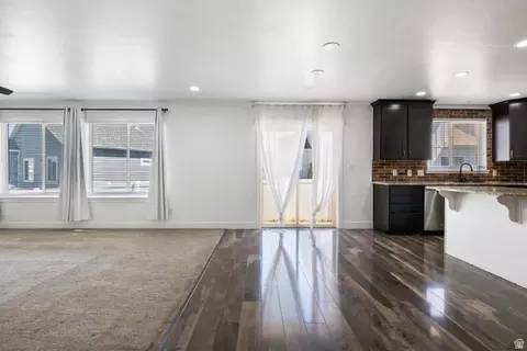 Living - 467 E Rue De Paris, Vineyard, UT 84059 photo 3 of 3