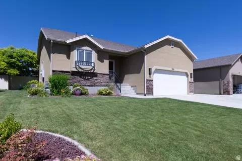 763 N Canterburry Ct E, Saratoga Springs, UT 84045