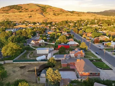 View/Area - 555 E Pages Ln, Centerville, UT 84014 photo 3 of 8