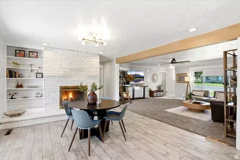 Dining - 555 E Pages Ln, Centerville, UT 84014 photo 2 of 4