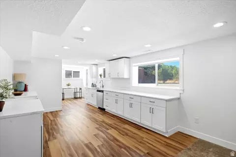 Kitchen - 555 E Pages Ln, Centerville, UT 84014 photo 6 of 6