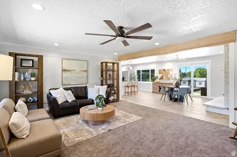 Living - 555 E Pages Ln, Centerville, UT 84014 photo 4 of 5