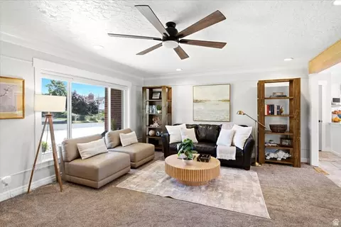 Living - 555 E Pages Ln, Centerville, UT 84014 photo 3 of 5