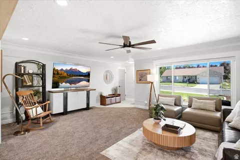 Living - 555 E Pages Ln, Centerville, UT 84014 photo 1 of 5