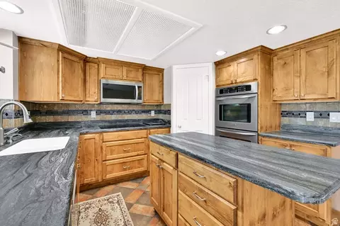 Kitchen - 4792 Glasmann Way, South Ogden, UT 84403 photo 5 of 5