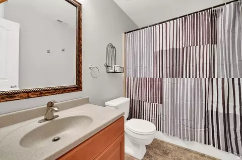 Bath - 4792 Glasmann Way, South Ogden, UT 84403 photo 4 of 5
