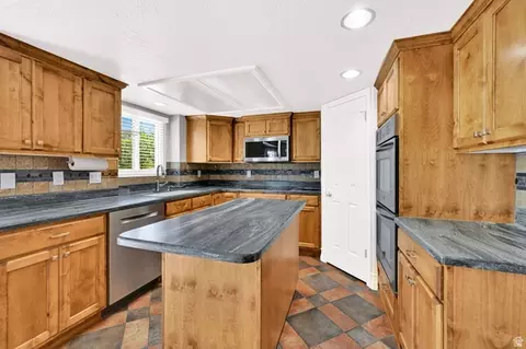 Kitchen - 4792 Glasmann Way, South Ogden, UT 84403 photo 4 of 5