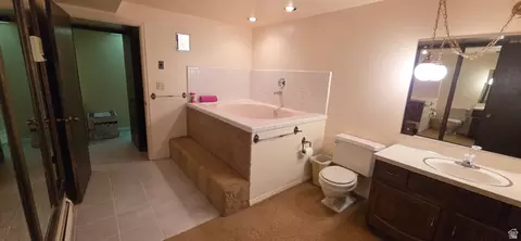 Bath - 1398 N Oakridge Dr, Centerville, UT 84014 photo 2 of 3
