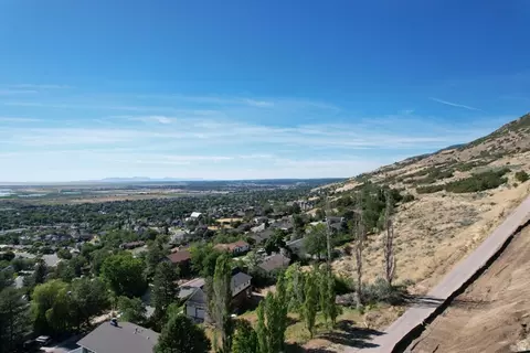 View/Area - 1398 N Oakridge Dr, Centerville, UT 84014 photo 7 of 9