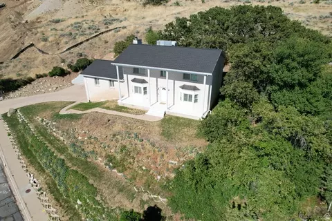 View/Area - 1398 N Oakridge Dr, Centerville, UT 84014 photo 1 of 9