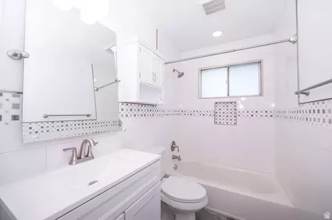 Bath - 257 W 600 S, Logan, UT 84321 photo 1 of 1