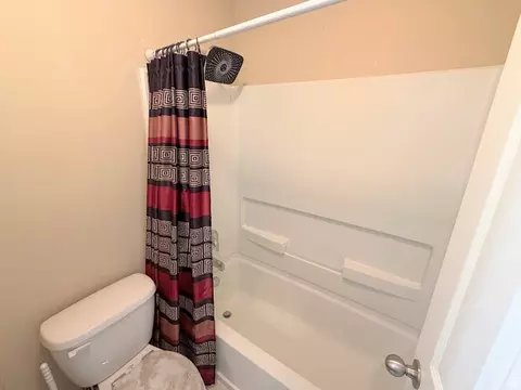 Bath - 8229 S Resaca Dr #D9, Sandy, UT 84070 photo 3 of 3