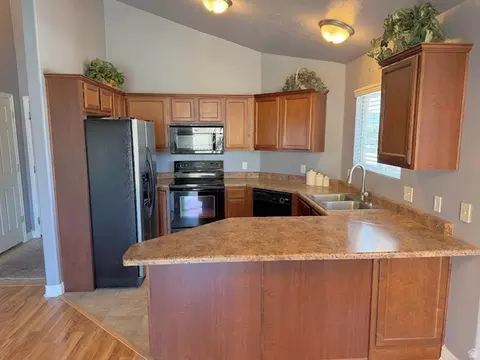 Kitchen - 8229 S Resaca Dr #D9, Sandy, UT 84070 photo 1 of 3