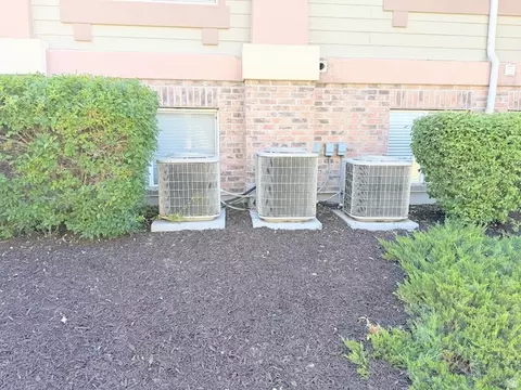 Exterior - 8229 S Resaca Dr #D9, Sandy, UT 84070 photo 4 of 5