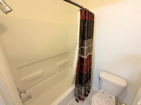 Bath - 8229 S Resaca Dr #D9, Sandy, UT 84070 photo 1 of 3