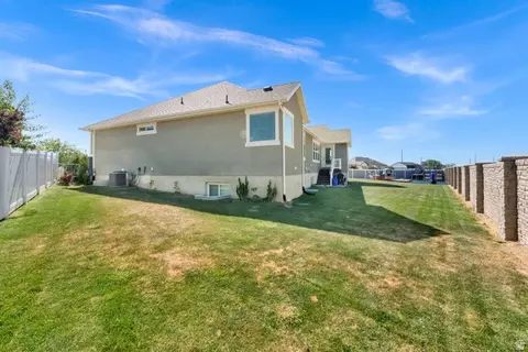 Exterior - 2885 E 330 N, Spanish Fork, UT 84660 photo 6 of 7